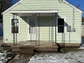 Foreclosed Home - 2500 NEWARK AVE, 48911