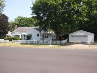 Foreclosed Home - 120 W GLENGUILE ST, 49004