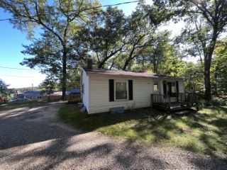Foreclosed Home - 21524 CLEAR LAKE AVE, 49014