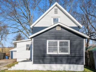Foreclosed Home - 3015 CARLETON AVE, 49048