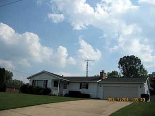 Foreclosed Home - 303 CENTER CT, 49073