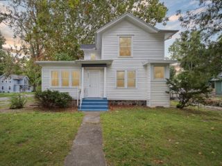 Foreclosed Home - 901 W FRANKLIN ST, 49203