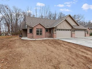 Foreclosed Home - 1698 RIVERS EDGE CT, 49221