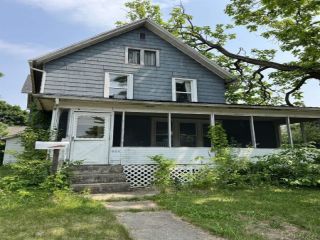Foreclosed Home - 604 COMSTOCK ST, 49221