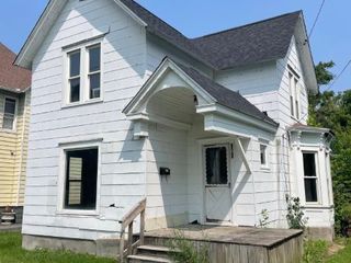 Foreclosed Home - 823 E CHURCH ST, 49221