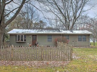 Foreclosed Home - 746 HILLCREST DR, 49230
