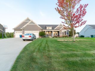 Foreclosed Home - 12946 SWEETBRIAR DR, 49417