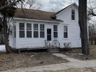 Foreclosed Home - 1044 KENNETH ST, 49442