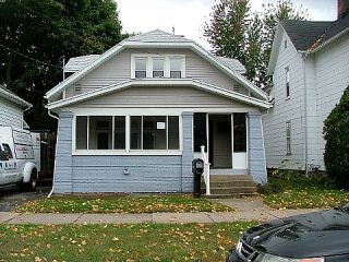 Foreclosed Home - 1046 CROSBY ST NW, 49504