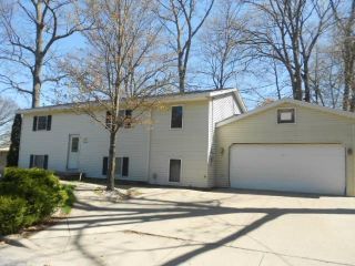 Foreclosed Home - 2400 CRESTVIEW DR SW, 49519