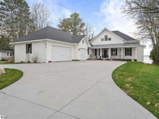 Foreclosed Home - 1834 S LAKE MITCHELL DR, 49601