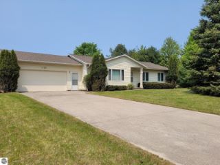 Foreclosed Home - 1153 MARTIN DR, 49635