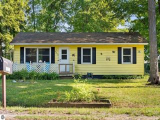 Foreclosed Home - 5853 OLD MAPLE TRL, 49637