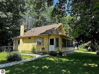 Foreclosed Home - 4256 CAIRN HWY, 49648