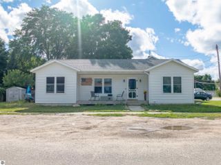 Foreclosed Home - 208 RUSSELL ST, 49651