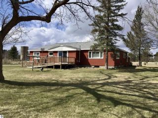Foreclosed Home - 402 W ELDER RD, 49659
