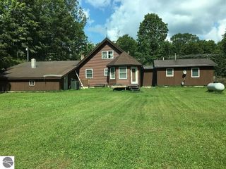 Foreclosed Home - 7756 TWIN LAKE RD NE, 49659