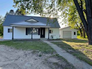 Foreclosed Home - 609 N MICHIGAN AVE, 49663