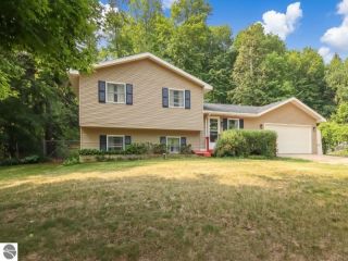 Foreclosed Home - 1798 CARDINAL LN, 49696