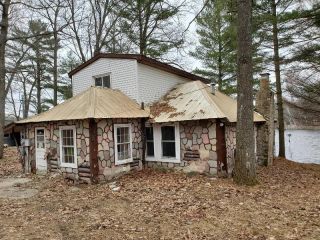 Foreclosed Home - 1866 Birch Bark St, 49735