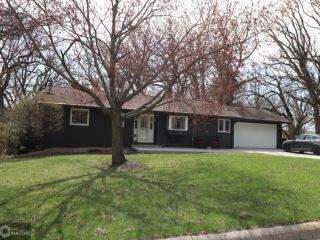 Foreclosed Home - 2821 COUNTRY CLUB DR, 50022