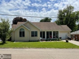 Foreclosed Home - 101 W MAIN ST, 50076