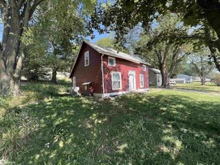 Foreclosed Home - 102 E DEPOT ST, 50076