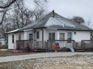 Foreclosed Home - 103 W 6TH AVE, 50133