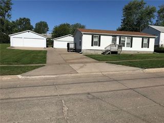 Foreclosed Home - 1002 N KENT ST, 50138