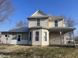 Foreclosed Home - 900 NW SCHOOL ST, 50144
