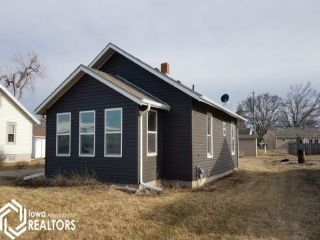 Foreclosed Home - 1209 E BOONE ST, 50158