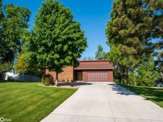 Foreclosed Home - 1717 COUNTRY CLUB LN, 50158