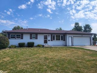 Foreclosed Home - 301 BRYNGELSON DR, 50158