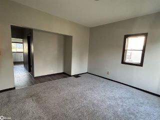Foreclosed Home - 105 E LINCOLN ST, 50158