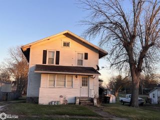 Foreclosed Home - 825 MAPLE ST, 50174
