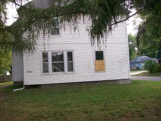 Foreclosed Home - 1021 N 4TH AVE W, 50208