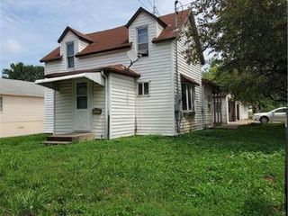 Foreclosed Home - 802 E 8TH ST N, 50208