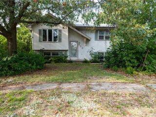 Foreclosed Home - 556 S 13TH AVE E, 50208