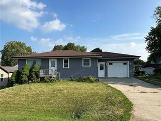 Foreclosed Home - 506 1ST ST, 50251