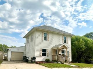 Foreclosed Home - 221 S 5TH ST, 50273