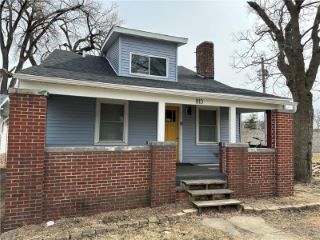 Foreclosed Home - 813 41ST ST, 50312