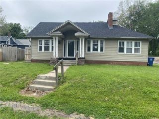 Foreclosed Home - 310 E 18TH ST, 50316