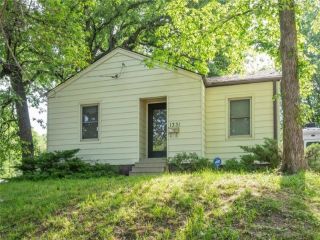 Foreclosed Home - 1331 E 33RD CT, 50317