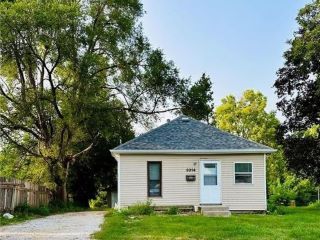 Foreclosed Home - 3014 E TIFFIN AVE, 50317