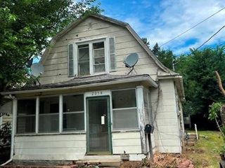 Foreclosed Home - 2058 E GRAND AVE, 50317