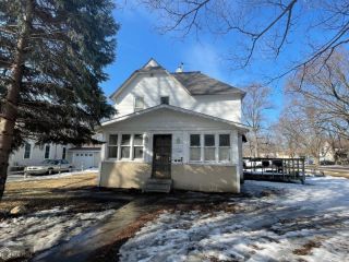 Foreclosed Home - 218 N GRANT ST, 50456