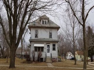 Foreclosed Home - 1021 E State Street, 50511