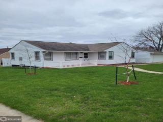 Foreclosed Home - 103 W KENNEDY ST, 50511