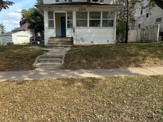 Foreclosed Home - 1319 W 5TH ST, 50702