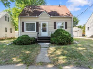 Foreclosed Home - 2807 E 4TH ST, 50703